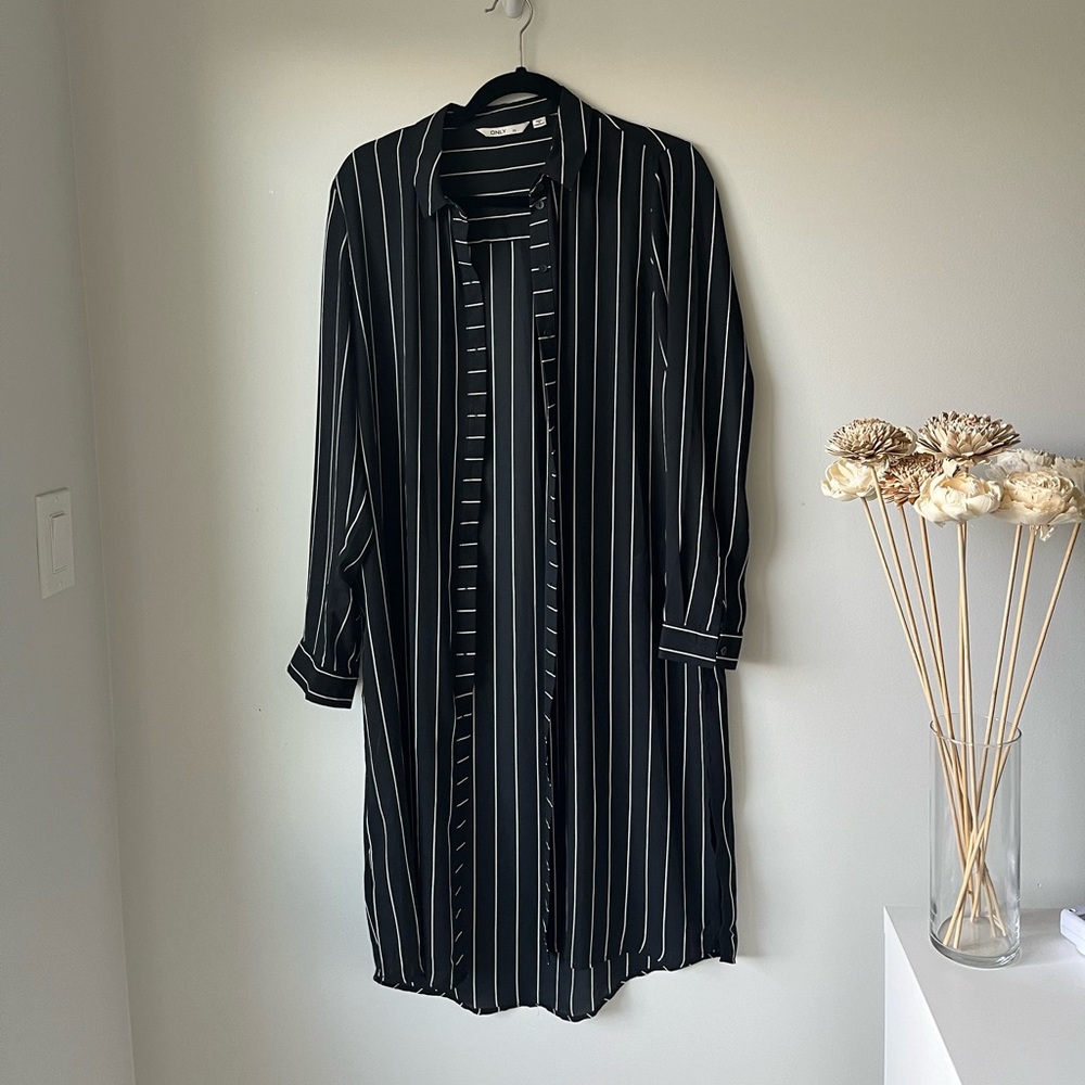 Stripped blouse trench